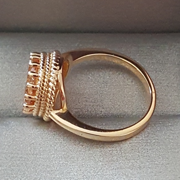 🧡(NEW) GORGEOUS Ring With Large Stone 🧡🧡🧡 - Picture 5 of 8